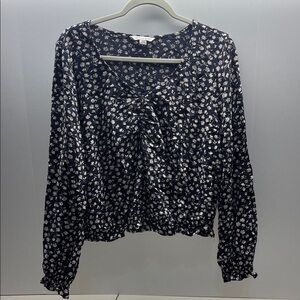American Eagle Outfitters Black and White Floral Blouse